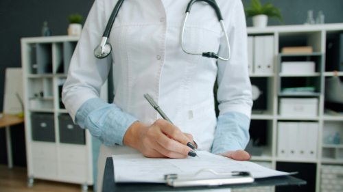bajas médicas y despido empresas